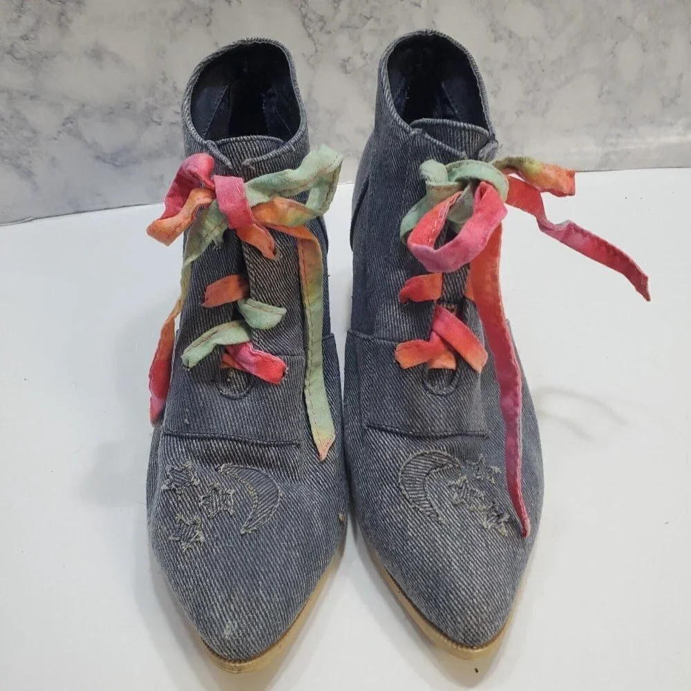 YRU AURA LO Womens Boots Size‎ 8 Blue Denim Festival Colorful Stars Quirky